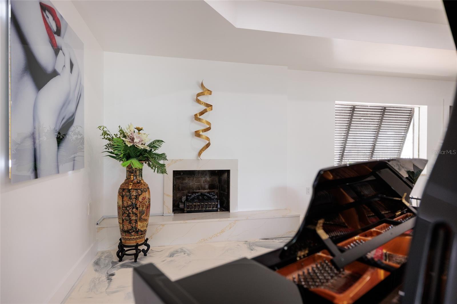 Image 11 of 49 For 2216 Occident Street