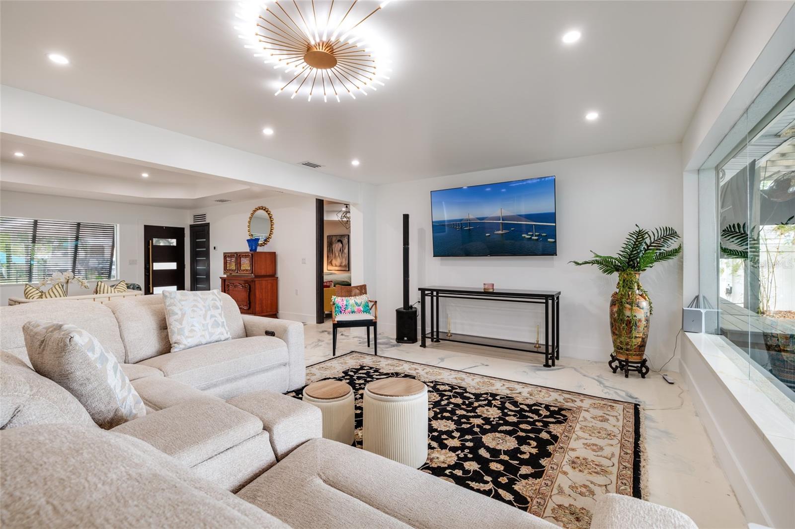 Image 12 of 49 For 2216 Occident Street