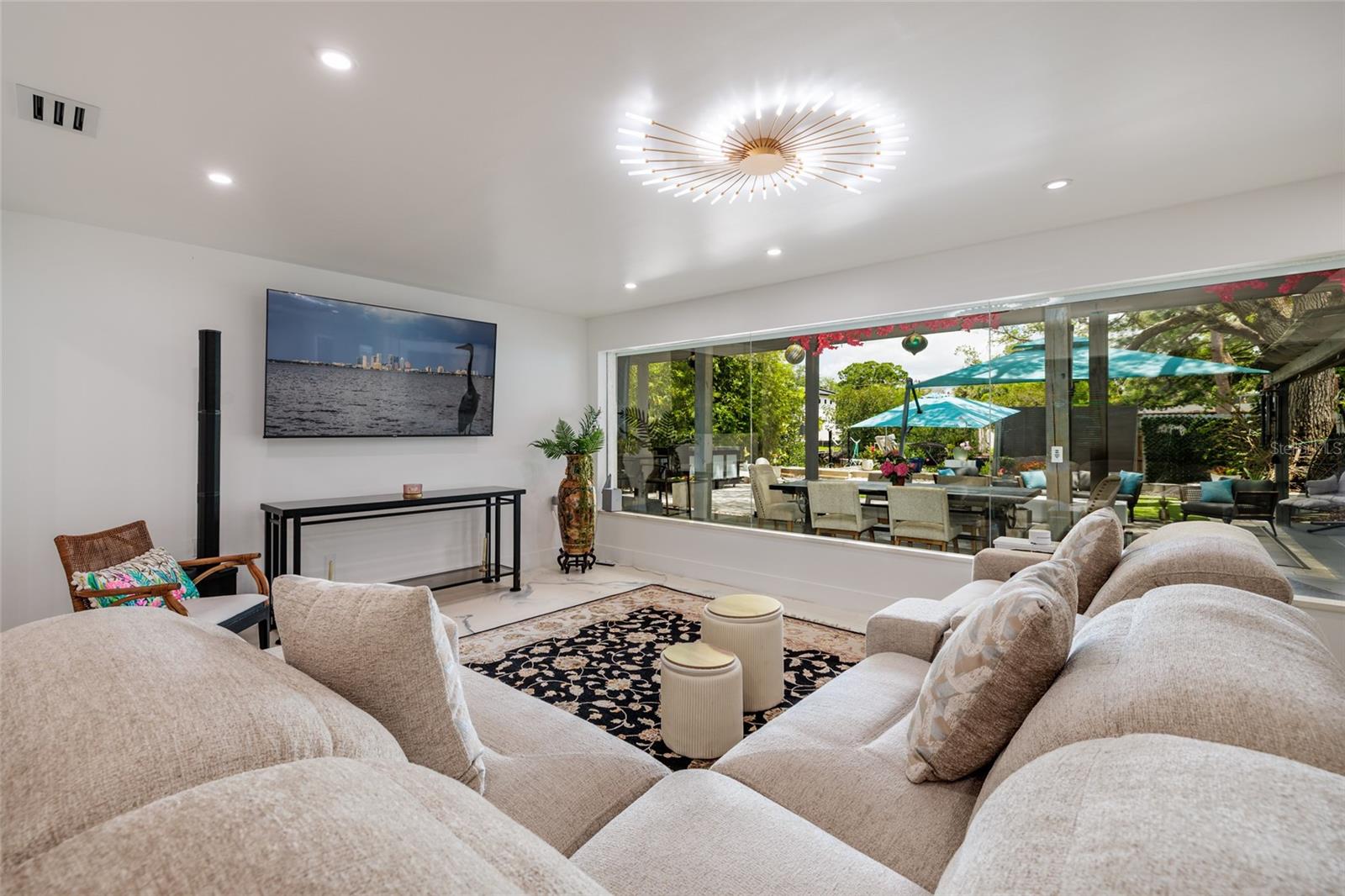 Image 13 of 49 For 2216 Occident Street