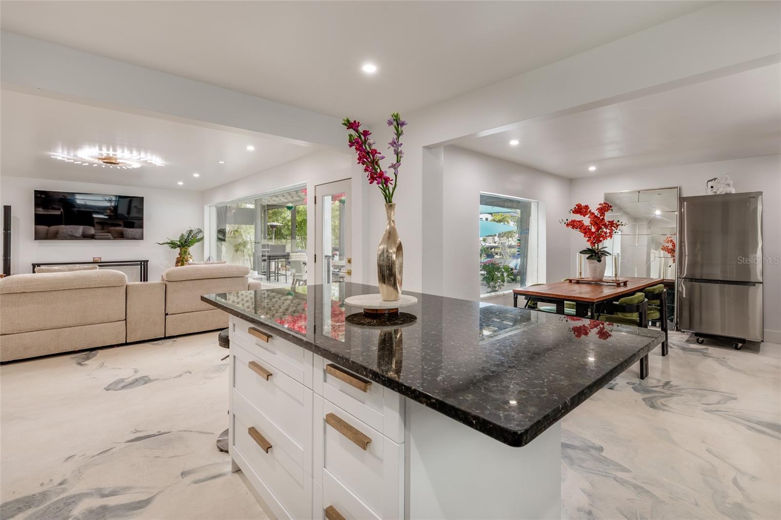 Image 15 of 49 For 2216 Occident Street