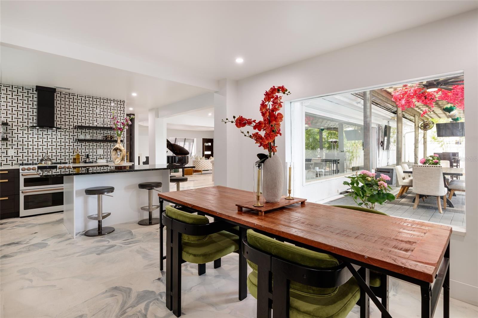 Image 19 of 49 For 2216 Occident Street