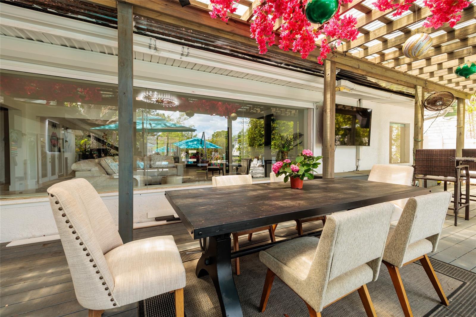 Image 21 of 49 For 2216 Occident Street