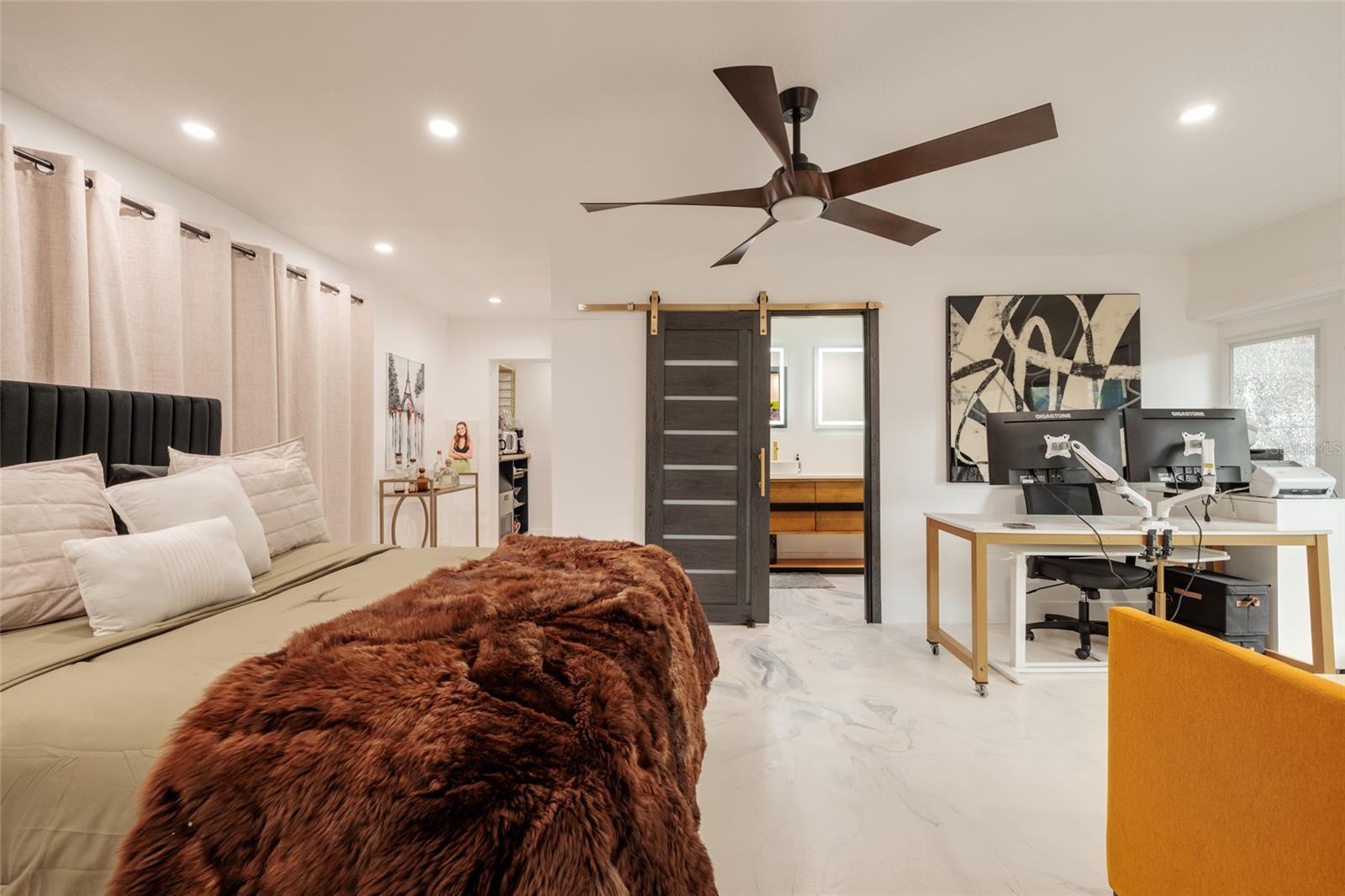 Image 24 of 49 For 2216 Occident Street