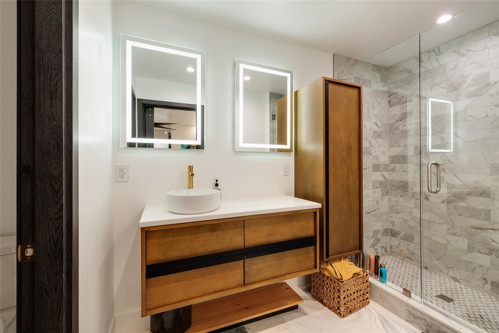 Image 25 of 49 For 2216 Occident Street