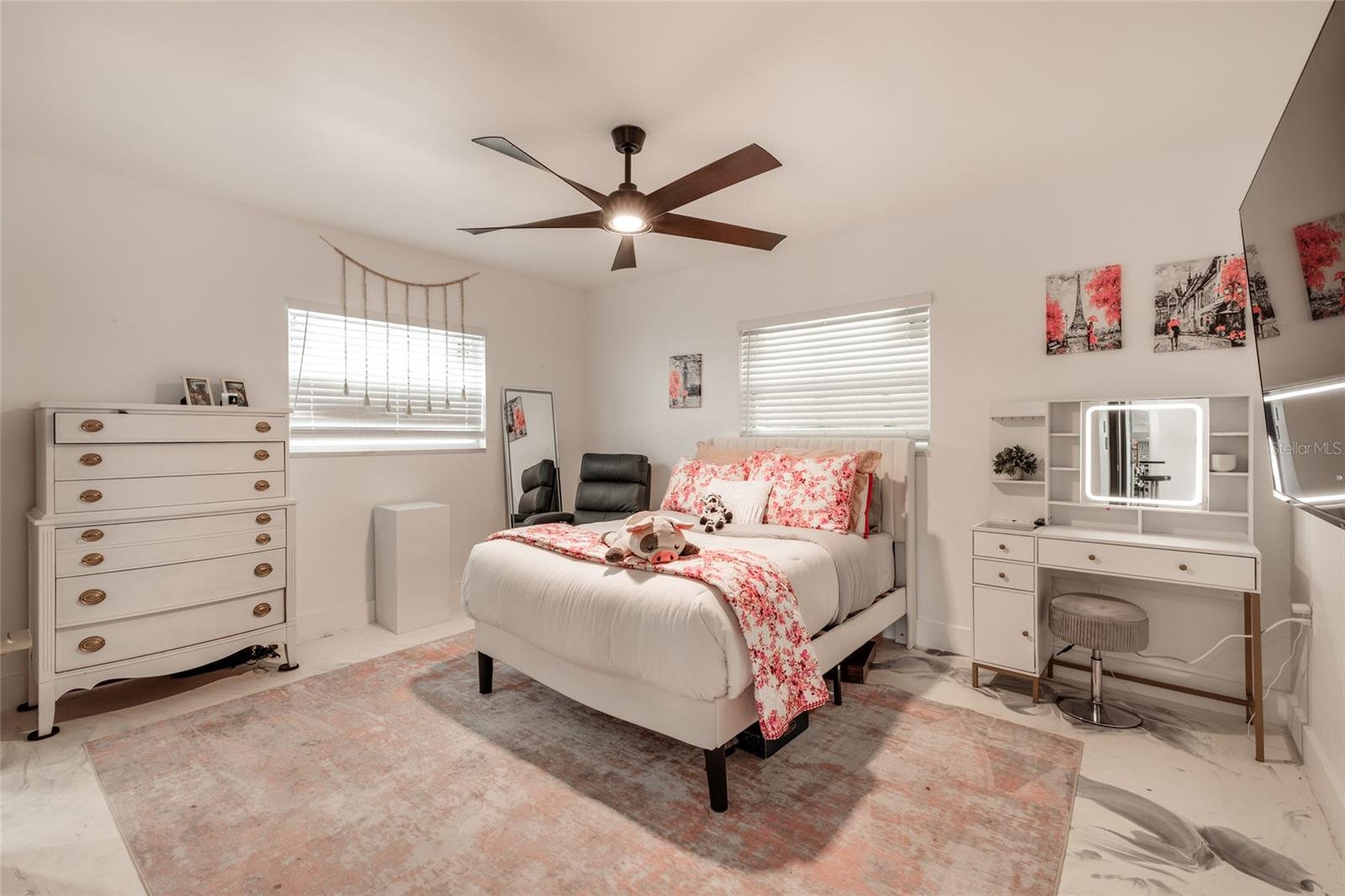 Image 28 of 49 For 2216 Occident Street