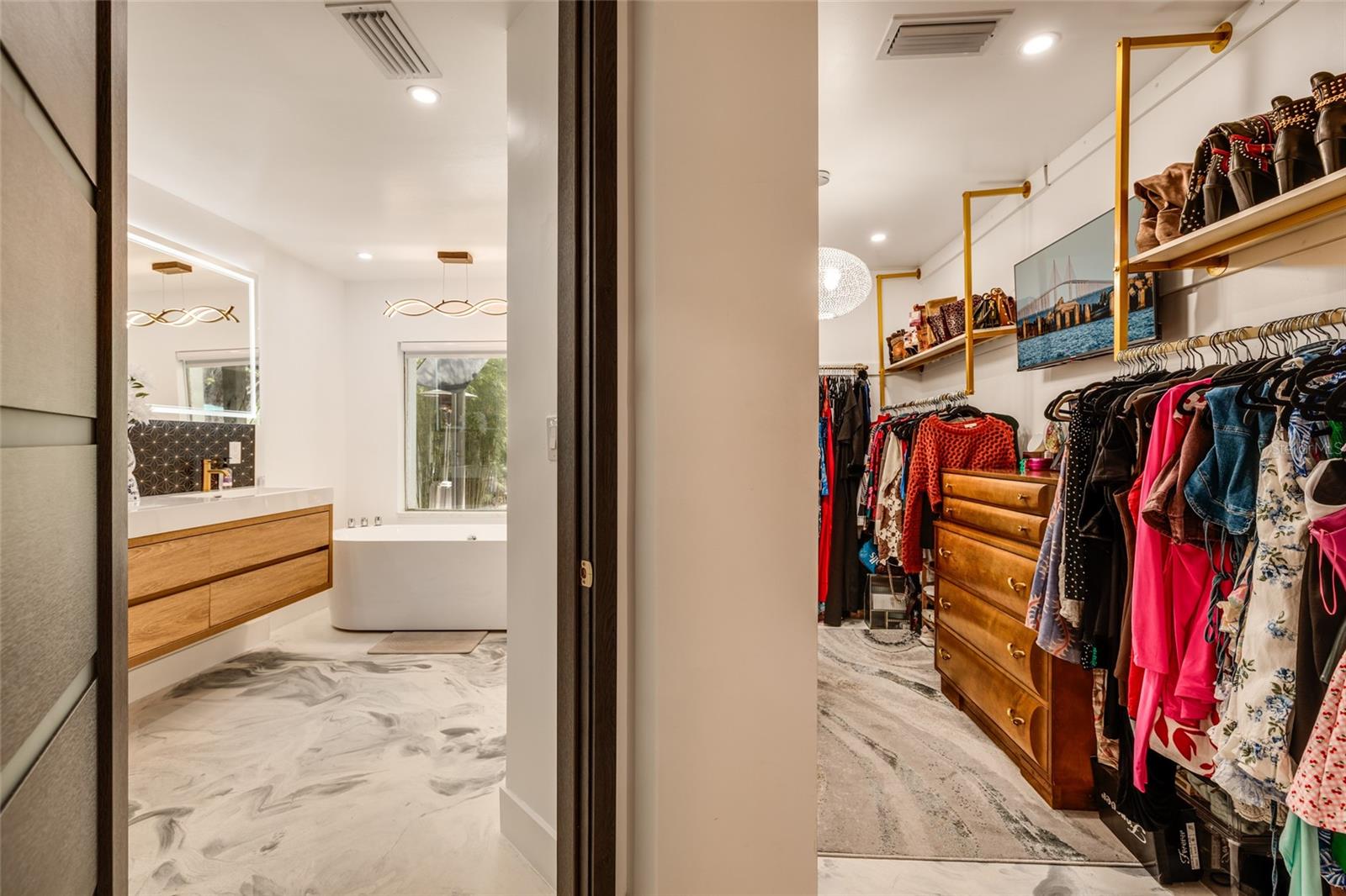 Image 35 of 49 For 2216 Occident Street