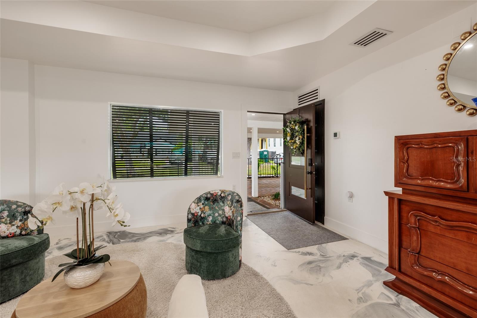 Image 7 of 49 For 2216 Occident Street