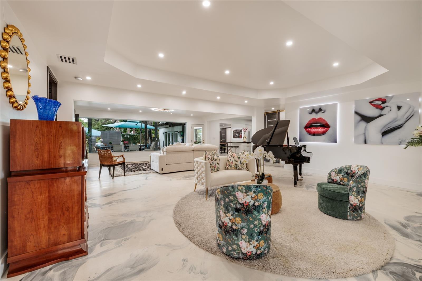 Image 8 of 49 For 2216 Occident Street