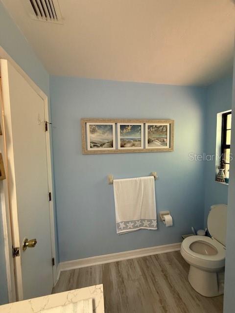 Image 19 of 37 For 823 Long Meadow Court