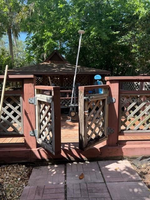 Image 28 of 37 For 823 Long Meadow Court