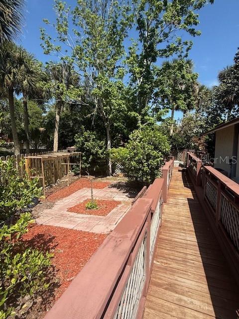 Image 31 of 37 For 823 Long Meadow Court