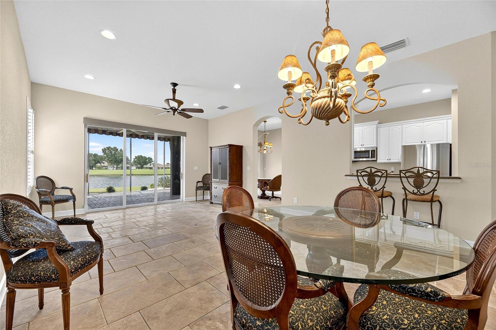 Image 14 of 75 For 1039 Emerald Dunes Drive