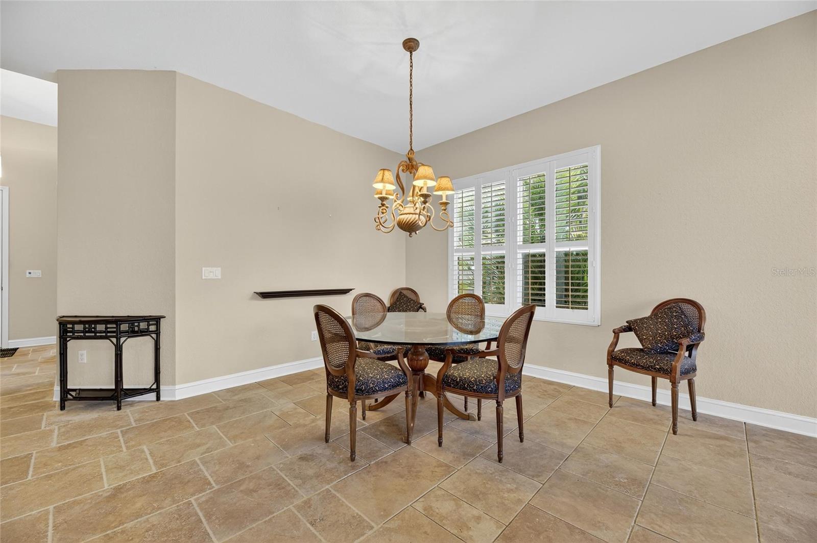 Image 17 of 75 For 1039 Emerald Dunes Drive