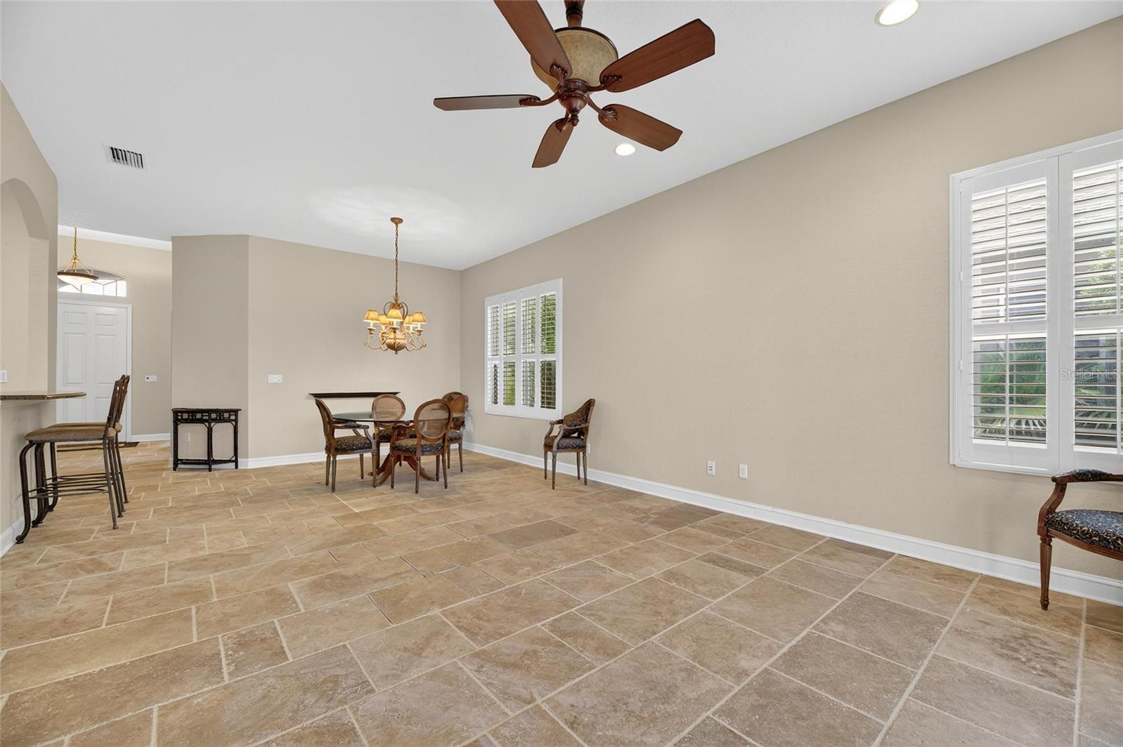 Image 18 of 75 For 1039 Emerald Dunes Drive