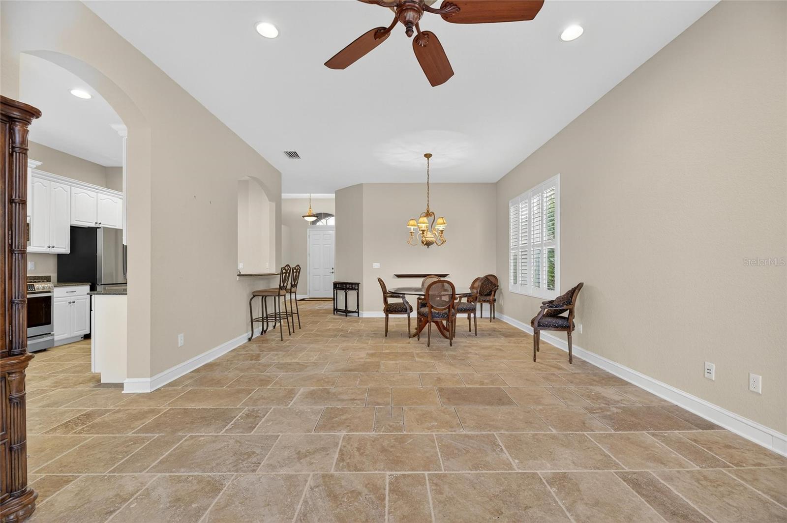 Image 19 of 75 For 1039 Emerald Dunes Drive