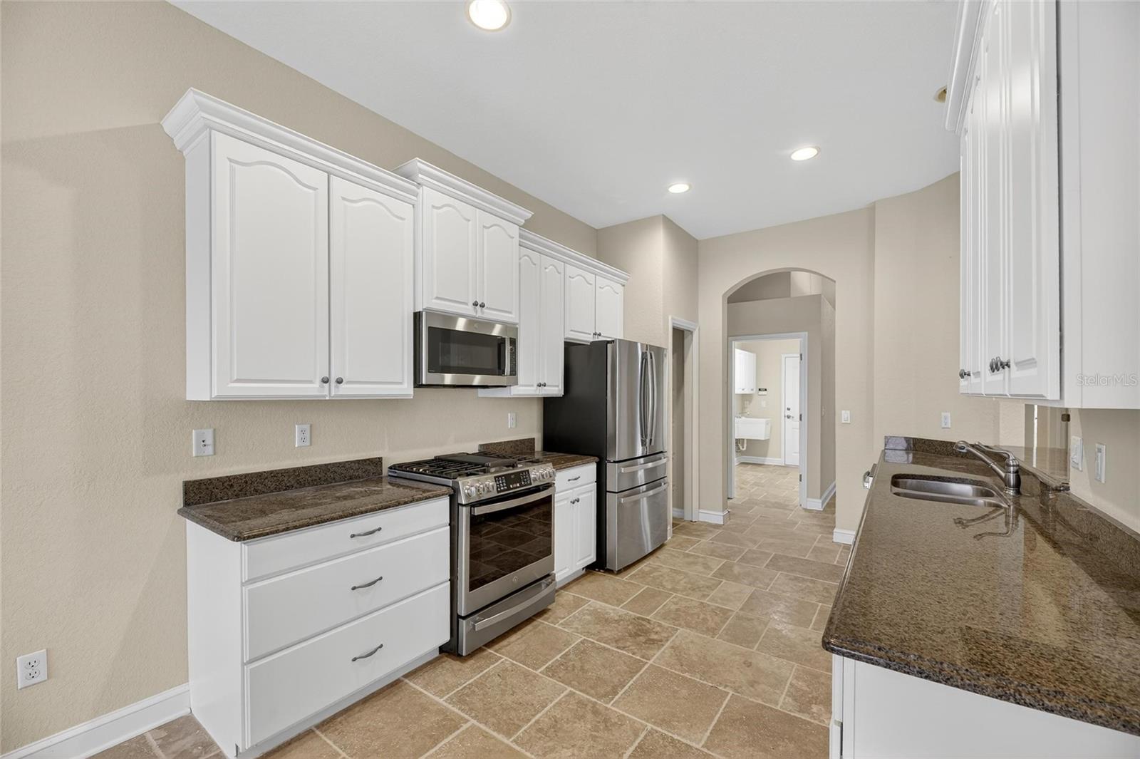 Image 24 of 75 For 1039 Emerald Dunes Drive