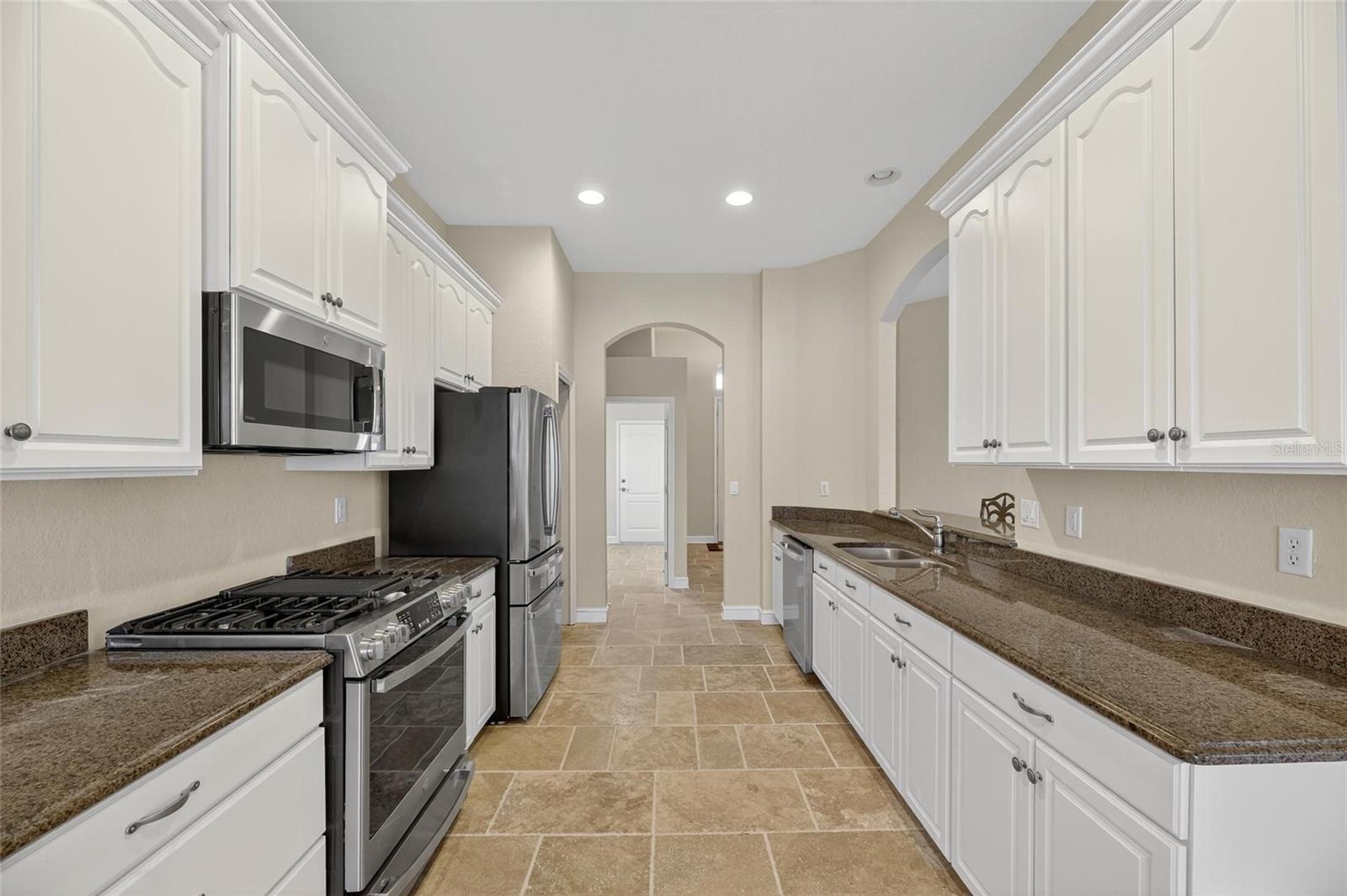 Image 26 of 75 For 1039 Emerald Dunes Drive