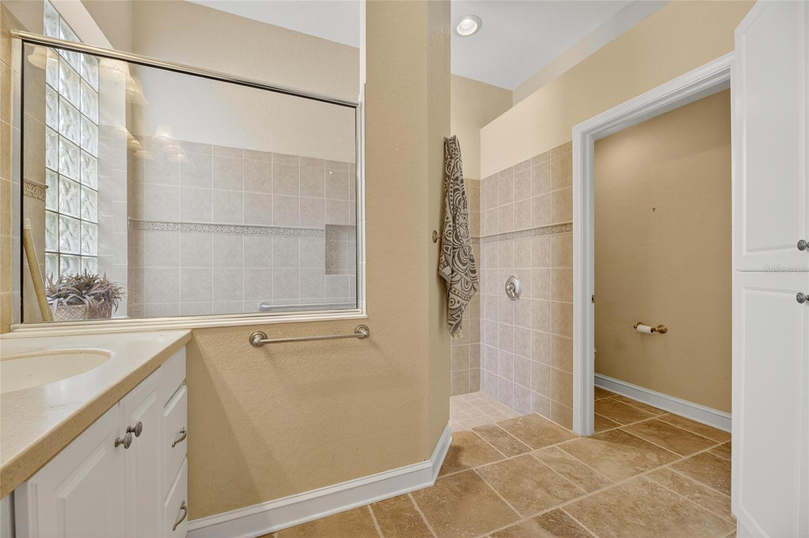 Image 41 of 75 For 1039 Emerald Dunes Drive