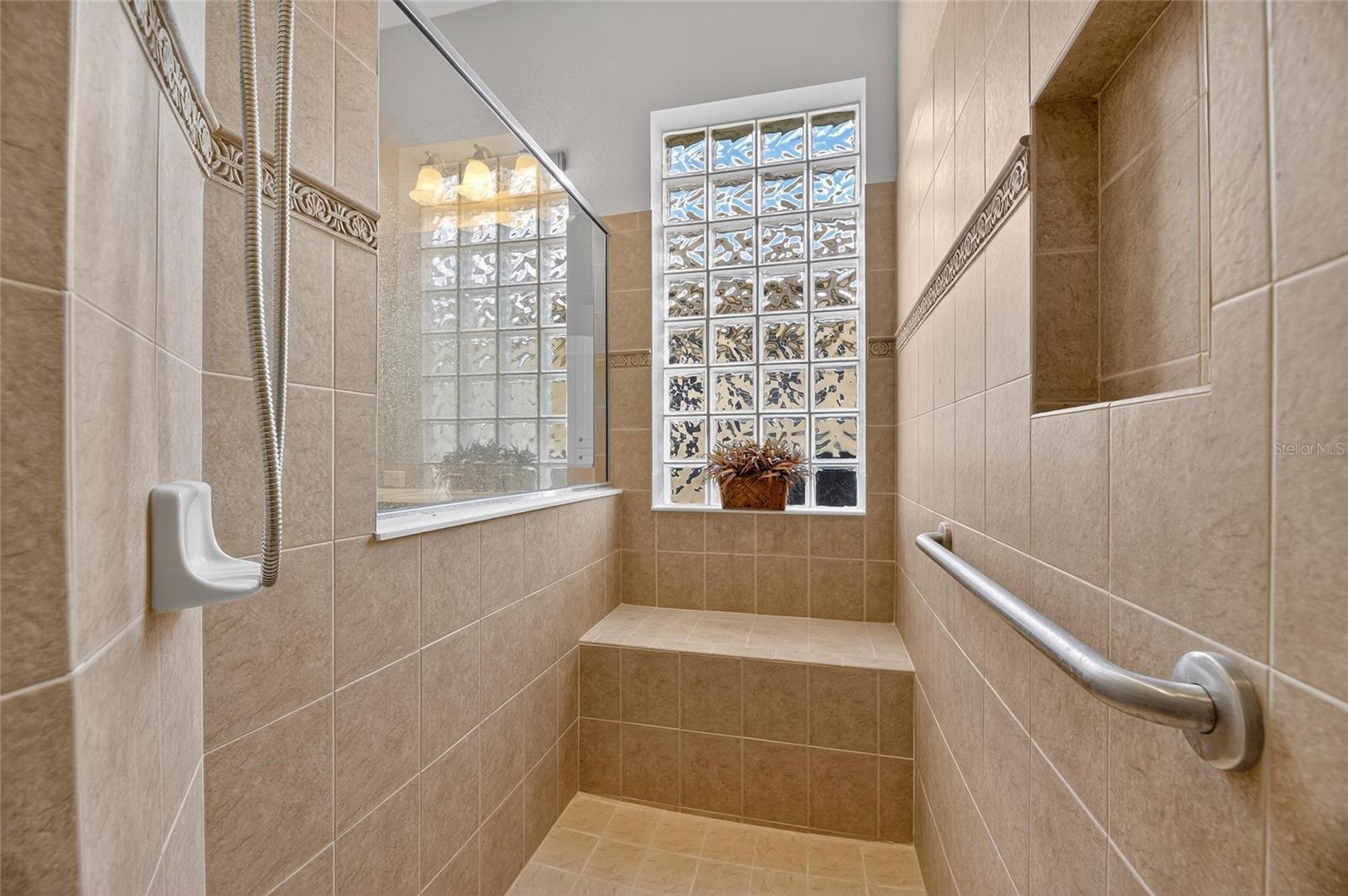 Image 42 of 75 For 1039 Emerald Dunes Drive