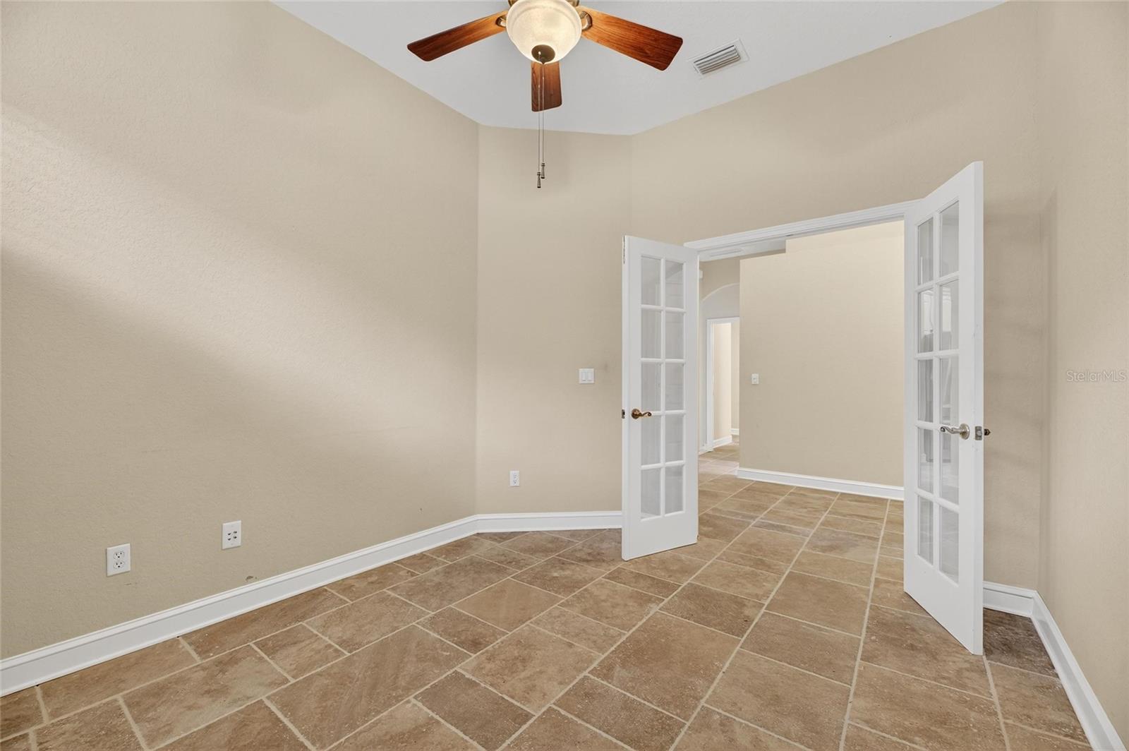 Image 49 of 75 For 1039 Emerald Dunes Drive