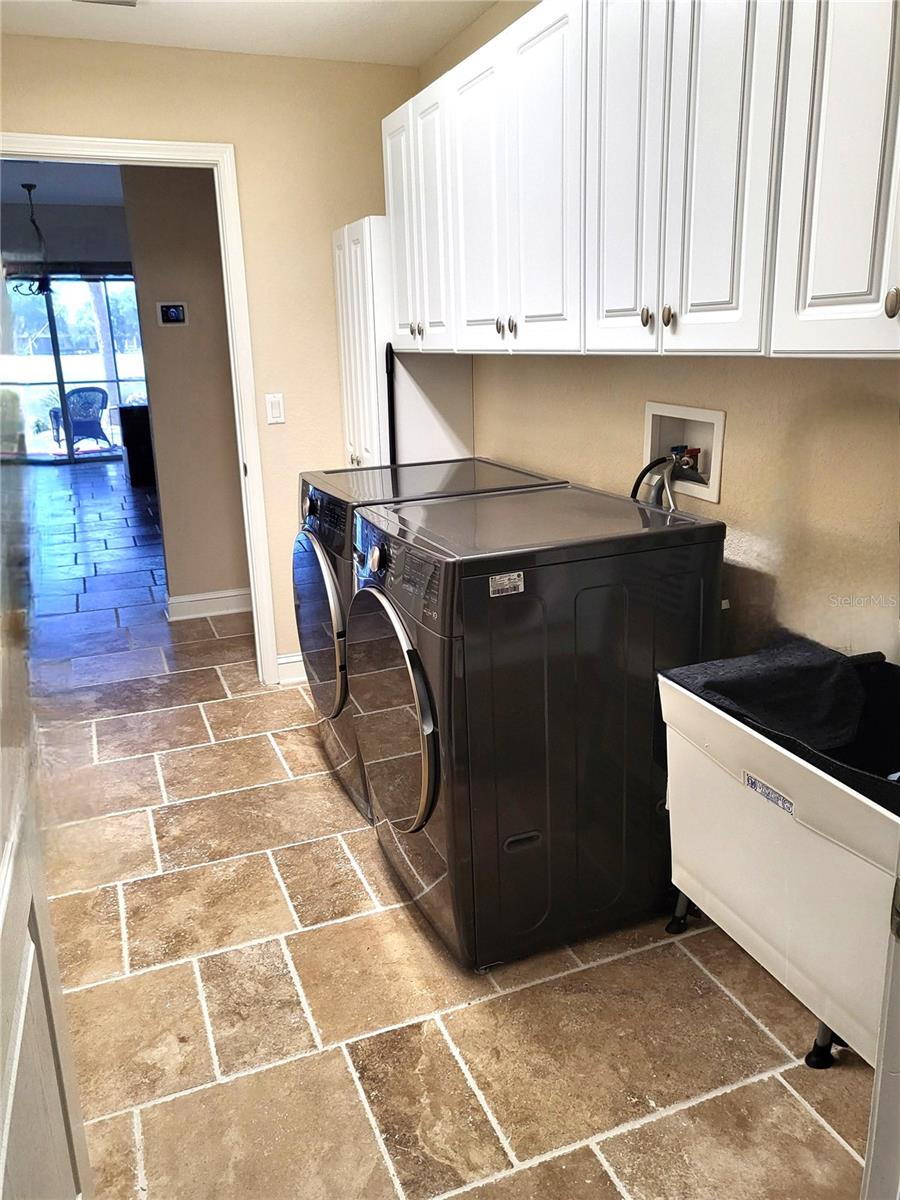 Image 50 of 75 For 1039 Emerald Dunes Drive