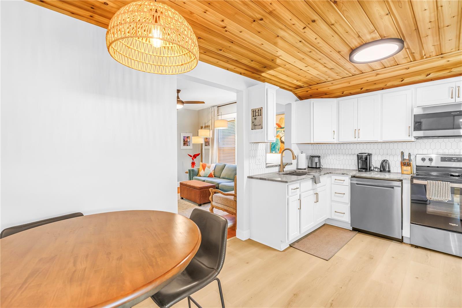 Image 10 of 48 For 748 11th Avenue N