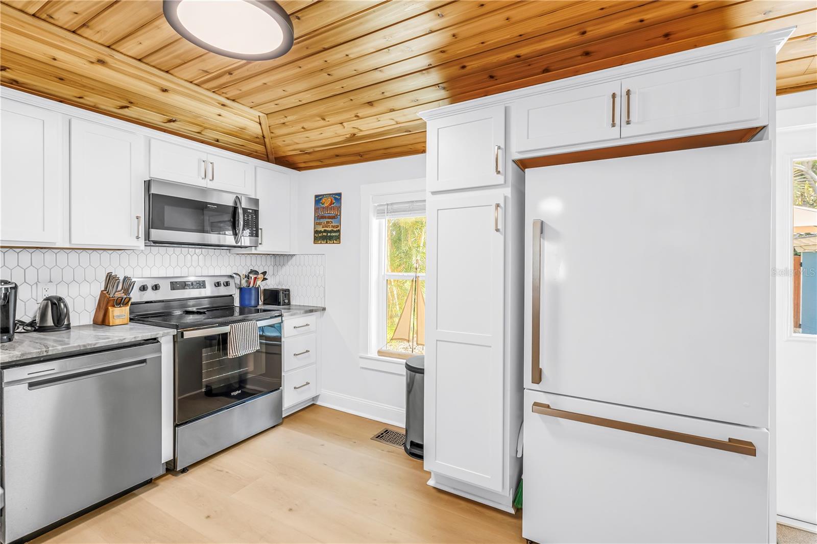 Image 13 of 48 For 748 11th Avenue N