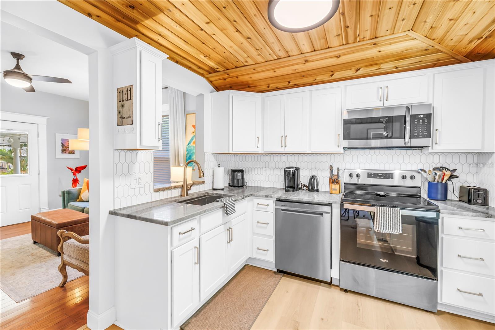 Image 16 of 48 For 748 11th Avenue N