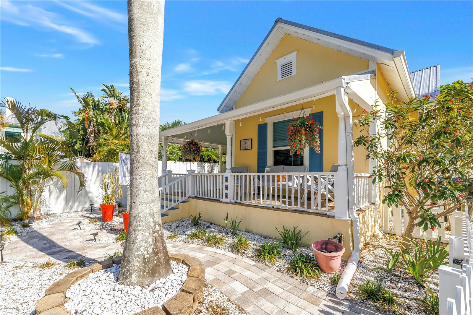 Image 30 of 48 For 748 11th Avenue N