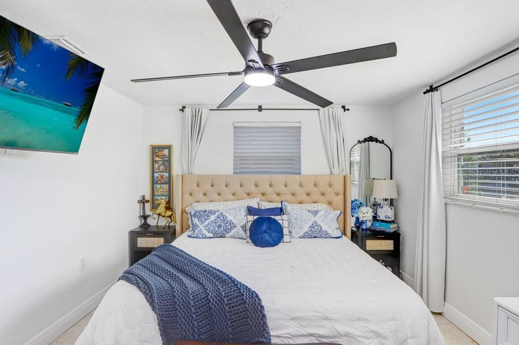 Image 16 of 62 For 13400 Neptune Drive