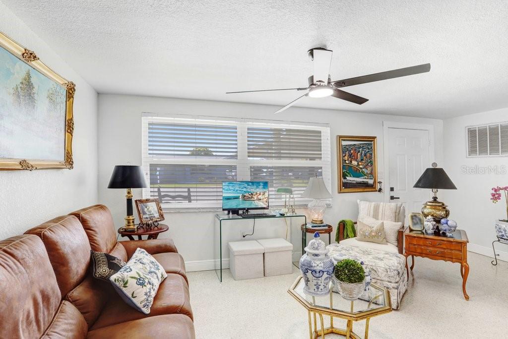 Image 6 of 62 For 13400 Neptune Drive