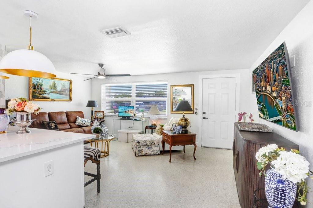 Image 7 of 62 For 13400 Neptune Drive