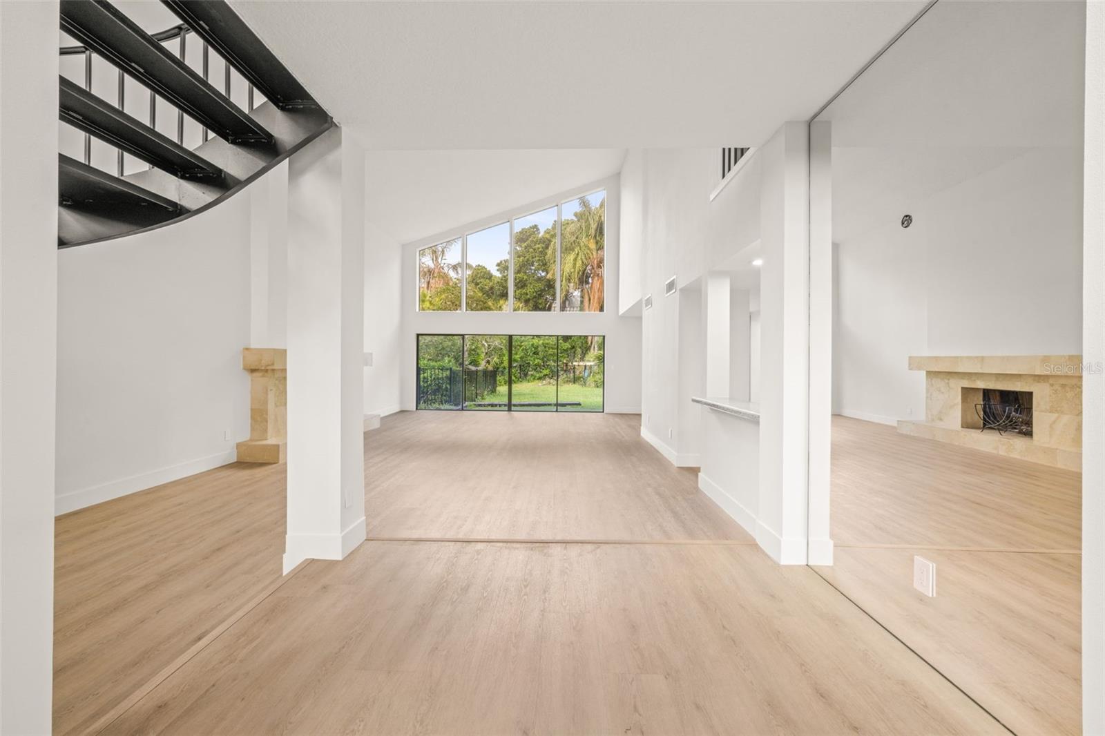 Image 14 of 83 For 2668 Concorde Court