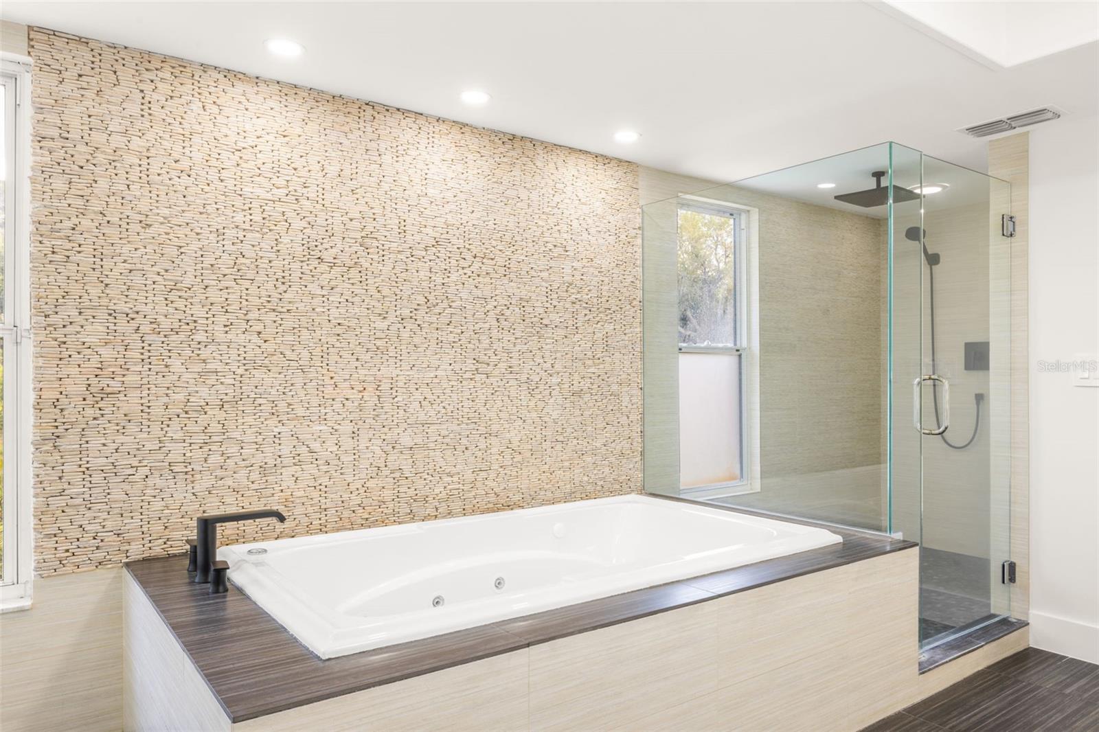 Image 41 of 83 For 2668 Concorde Court