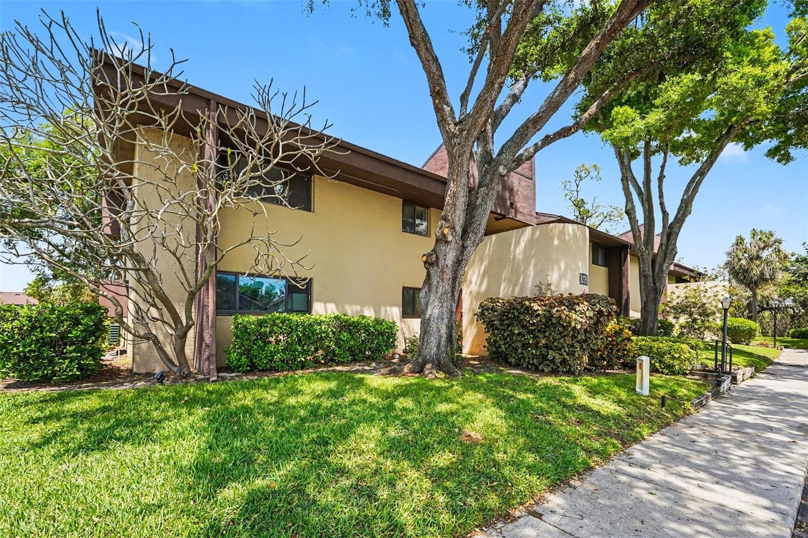 Image 2 of 31 For 10755 Village Club Circle N 101