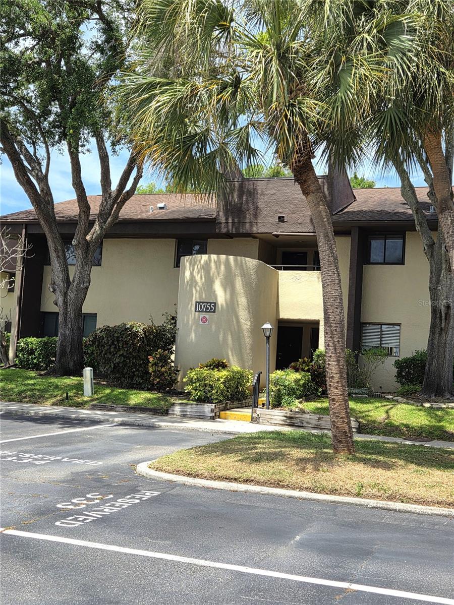 Image 3 of 31 For 10755 Village Club Circle N 101