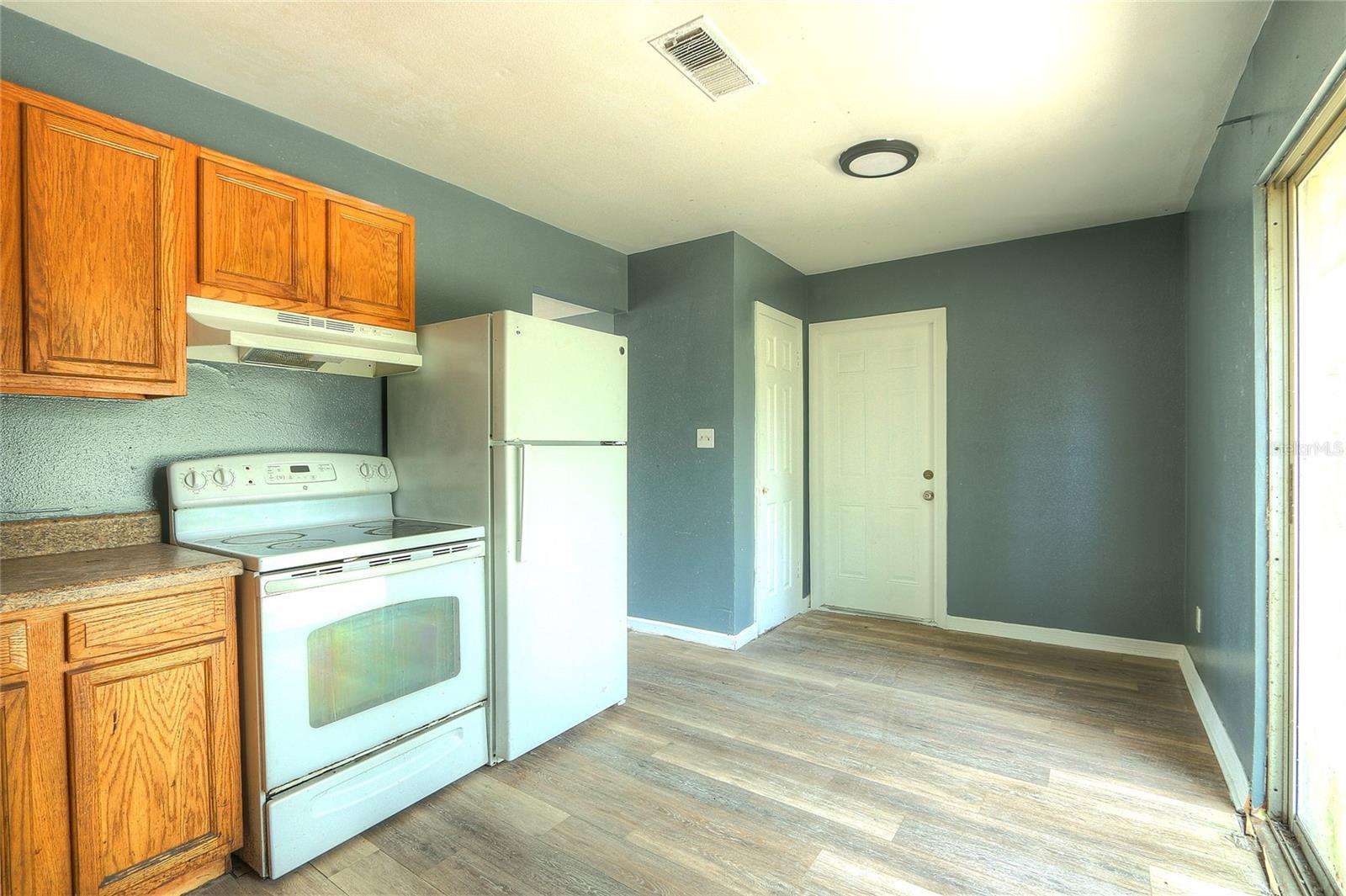 Image 3 of 22 For 2308 Link Street