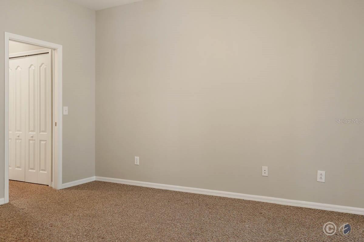 Image 13 of 39 For 15745 Phoebepark Avenue