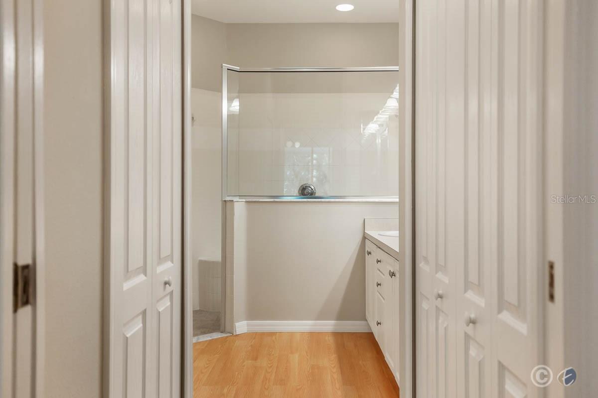 Image 15 of 39 For 15745 Phoebepark Avenue