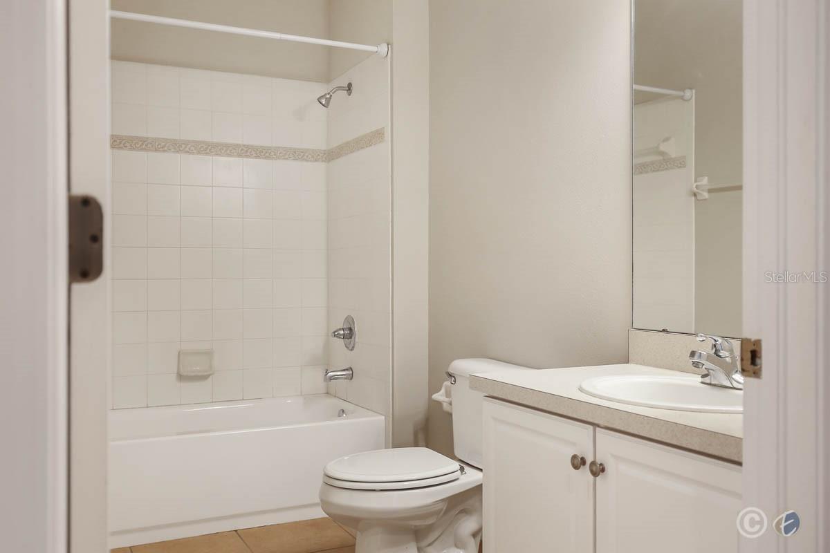 Image 19 of 39 For 15745 Phoebepark Avenue