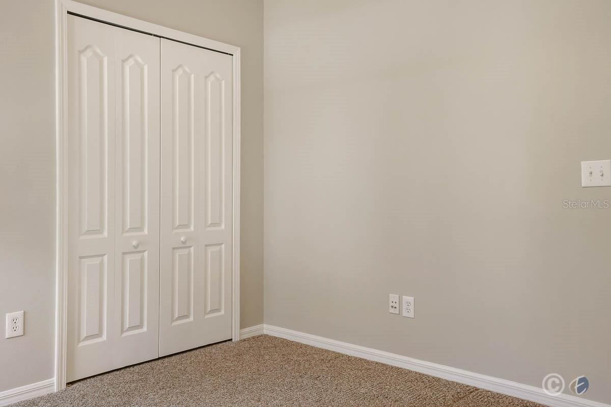 Image 21 of 39 For 15745 Phoebepark Avenue