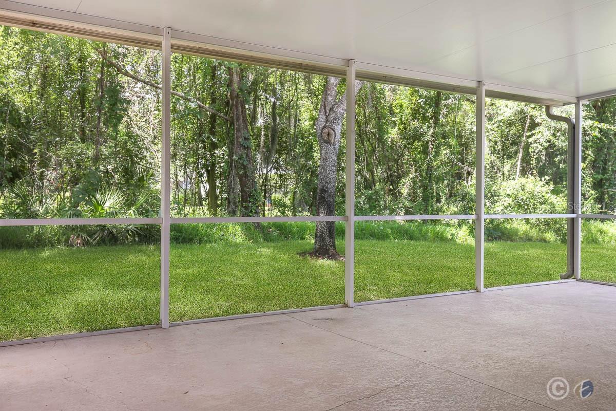 Image 25 of 39 For 15745 Phoebepark Avenue