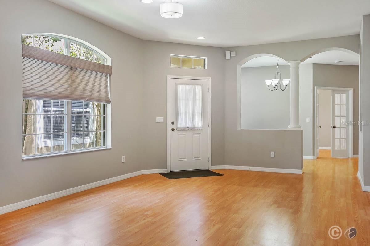 Image 7 of 39 For 15745 Phoebepark Avenue