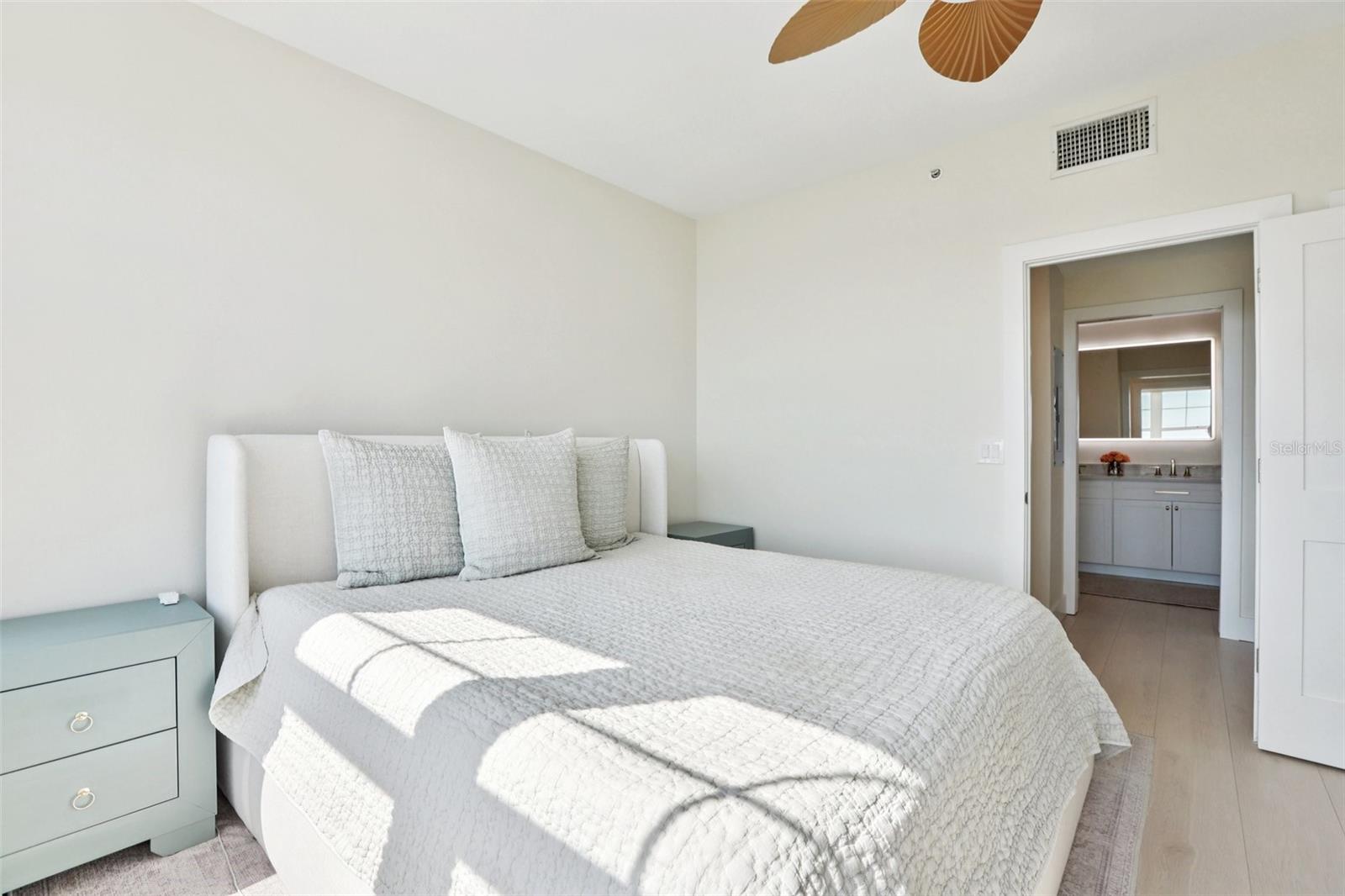 Image 17 of 44 For 345 Bayshore Boulevard 907