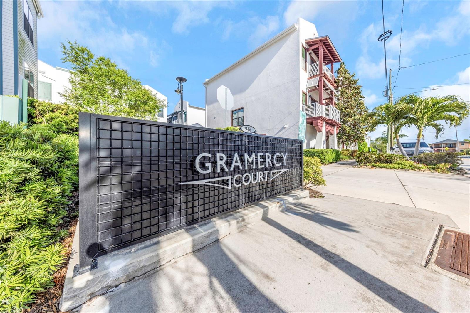 Image 2 of 40 For 946 Highland Avenue 45