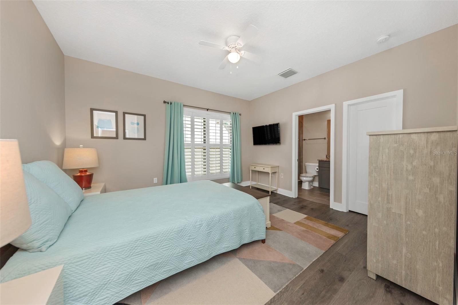 Image 21 of 40 For 946 Highland Avenue 45