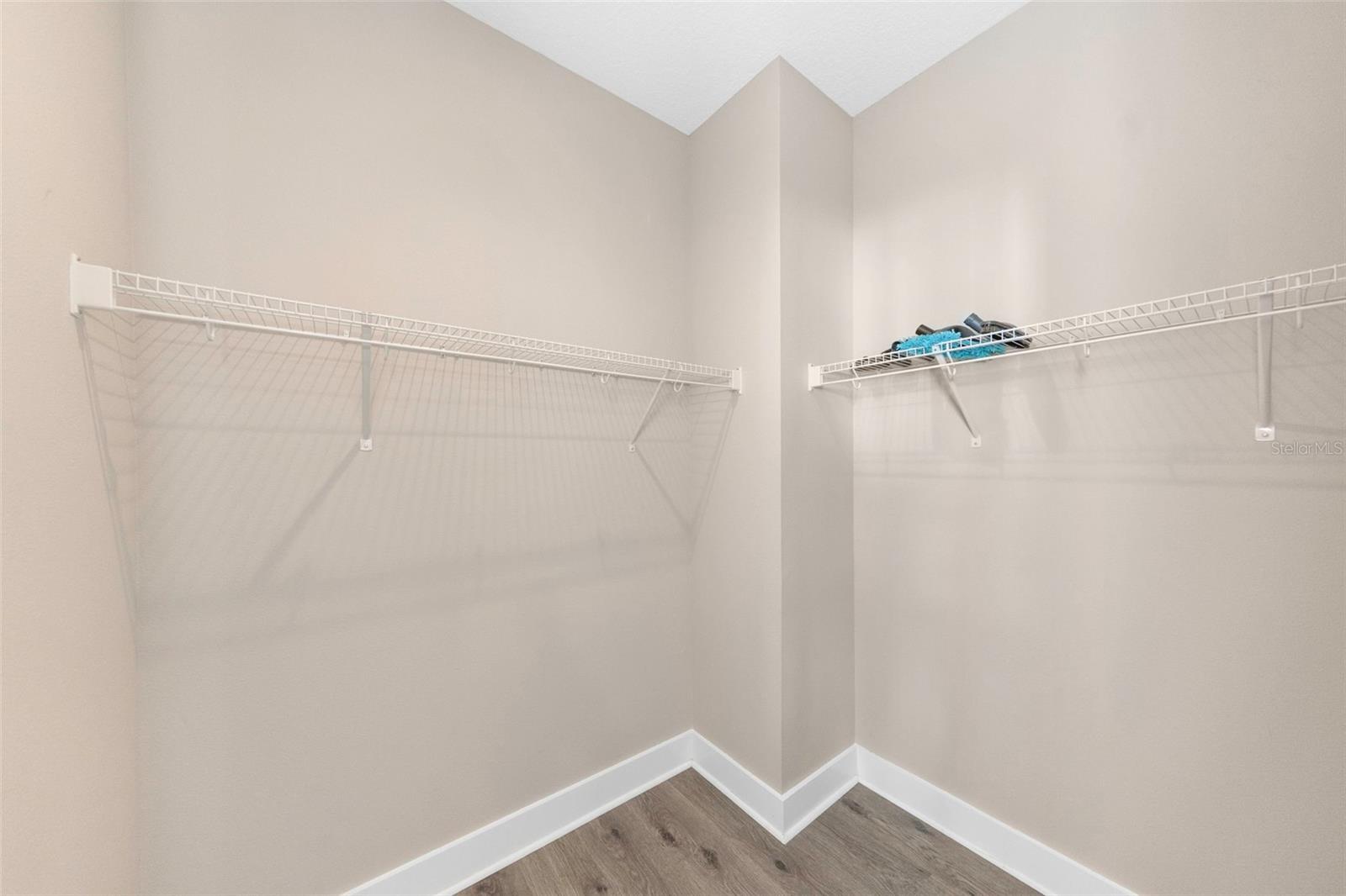 Image 24 of 40 For 946 Highland Avenue 45