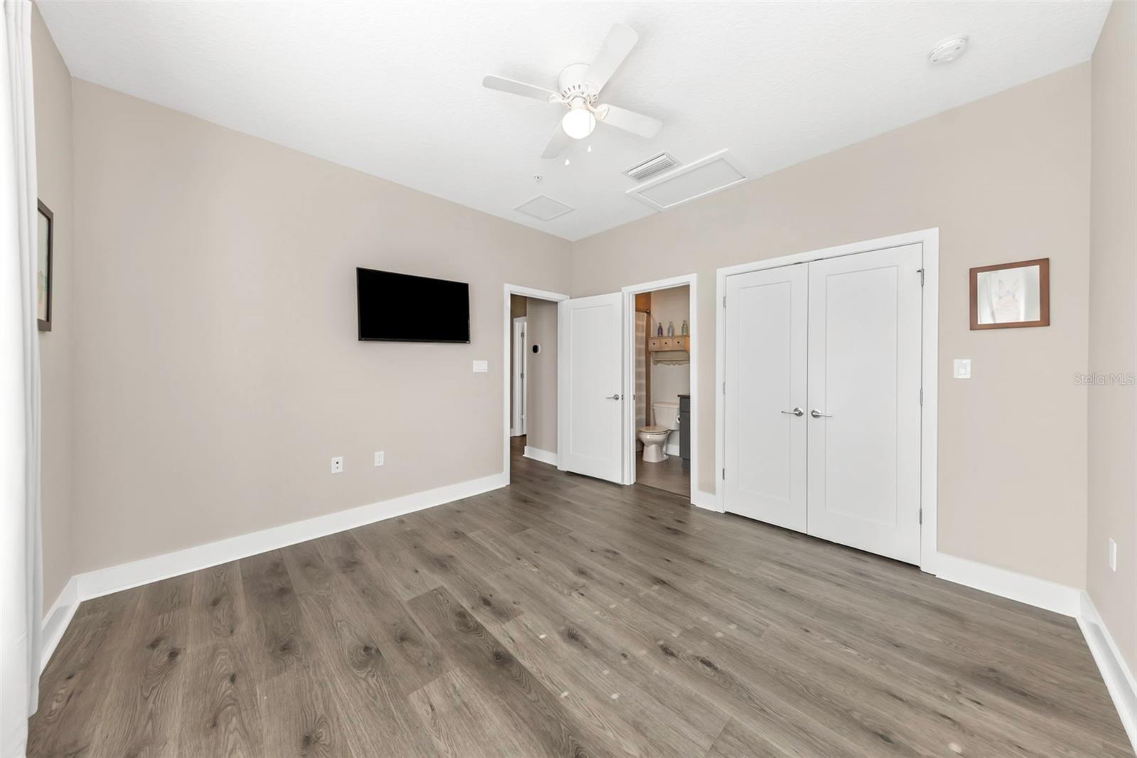 Image 28 of 40 For 946 Highland Avenue 45