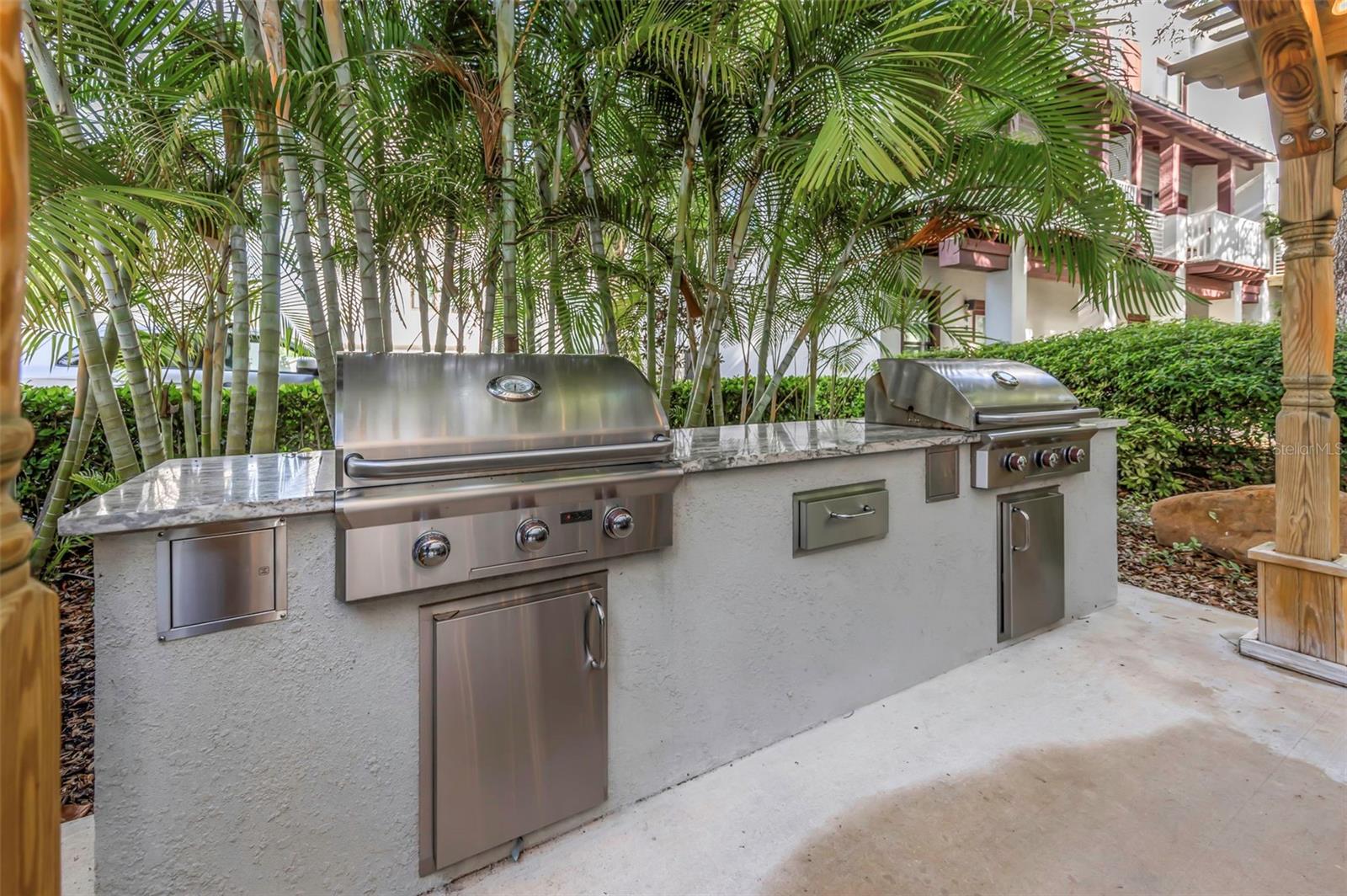 Image 34 of 40 For 946 Highland Avenue 45