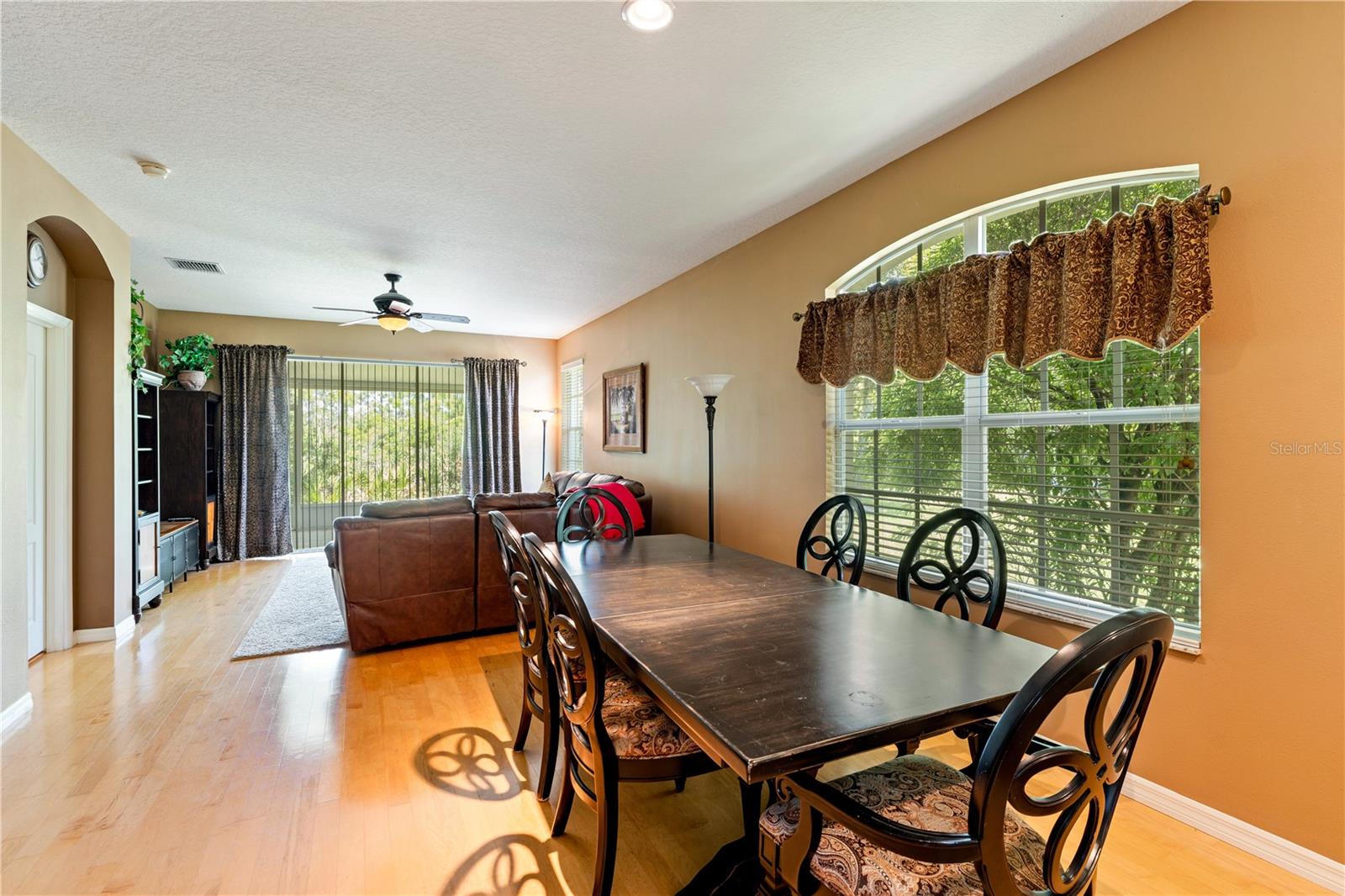 Image 6 of 48 For 19182 Lake Audubon Drive